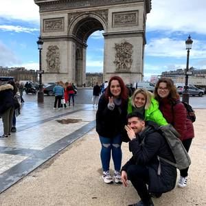 Meet your Posher, Caitlin